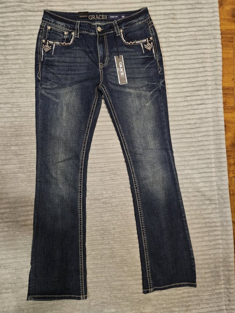 Grace in LA Easy Fit Embroidered Jeans 30 32 Inseam NWT